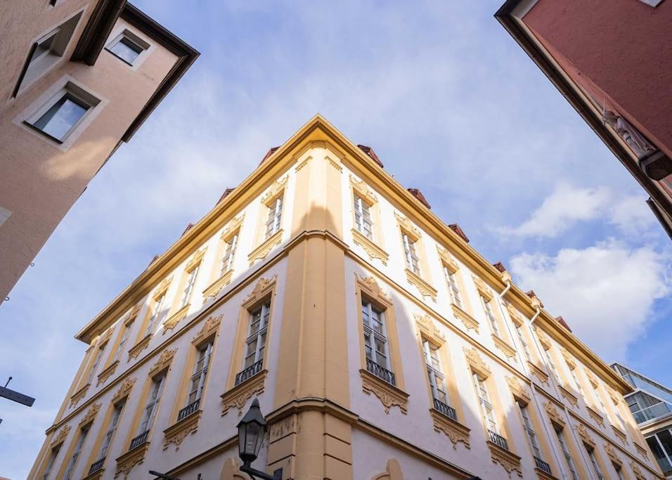 Barockes Wohnen Am Marktplatz-Stadtmitte 维尔茨堡 外观 照片